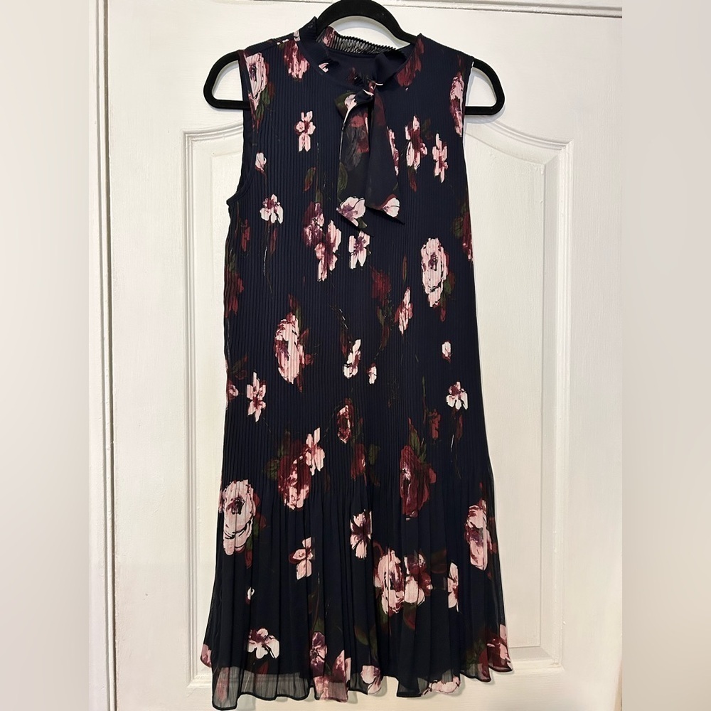 DKNY multi floral Accordion Pleated Neck Tie Sleeveless Shift Dress Sz 6
